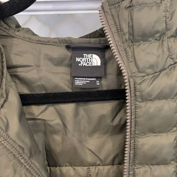 The North Face Quilted Jacket - Picture 4 of 4